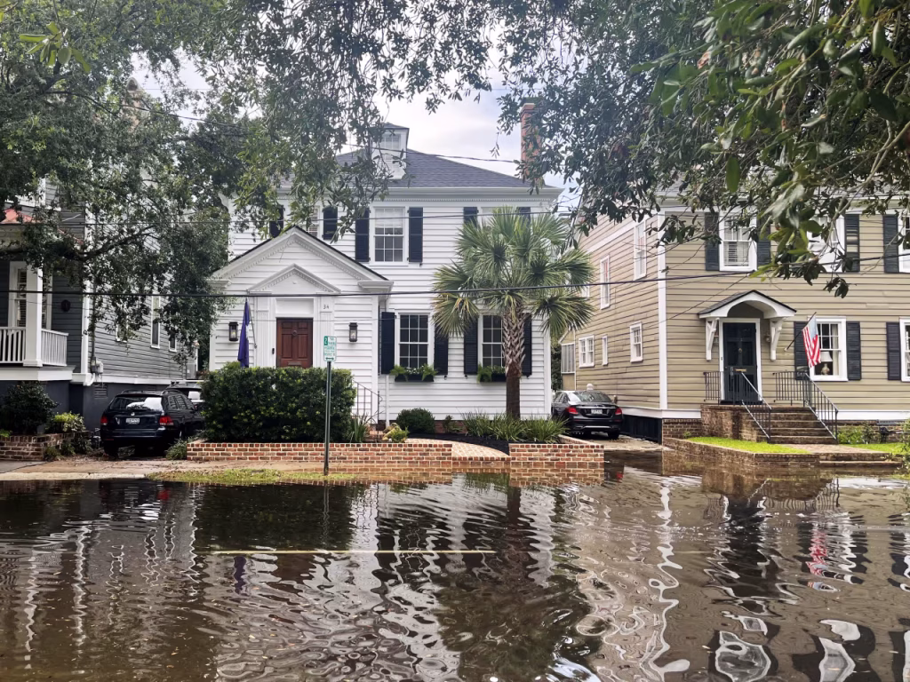Houses flooding during hurricane in Charleston